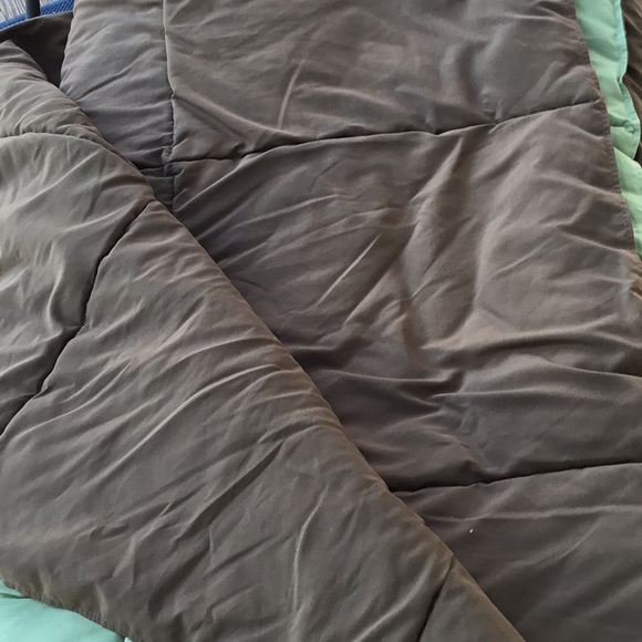 Reversible green/brown twin comforter - Picture 3 of 3